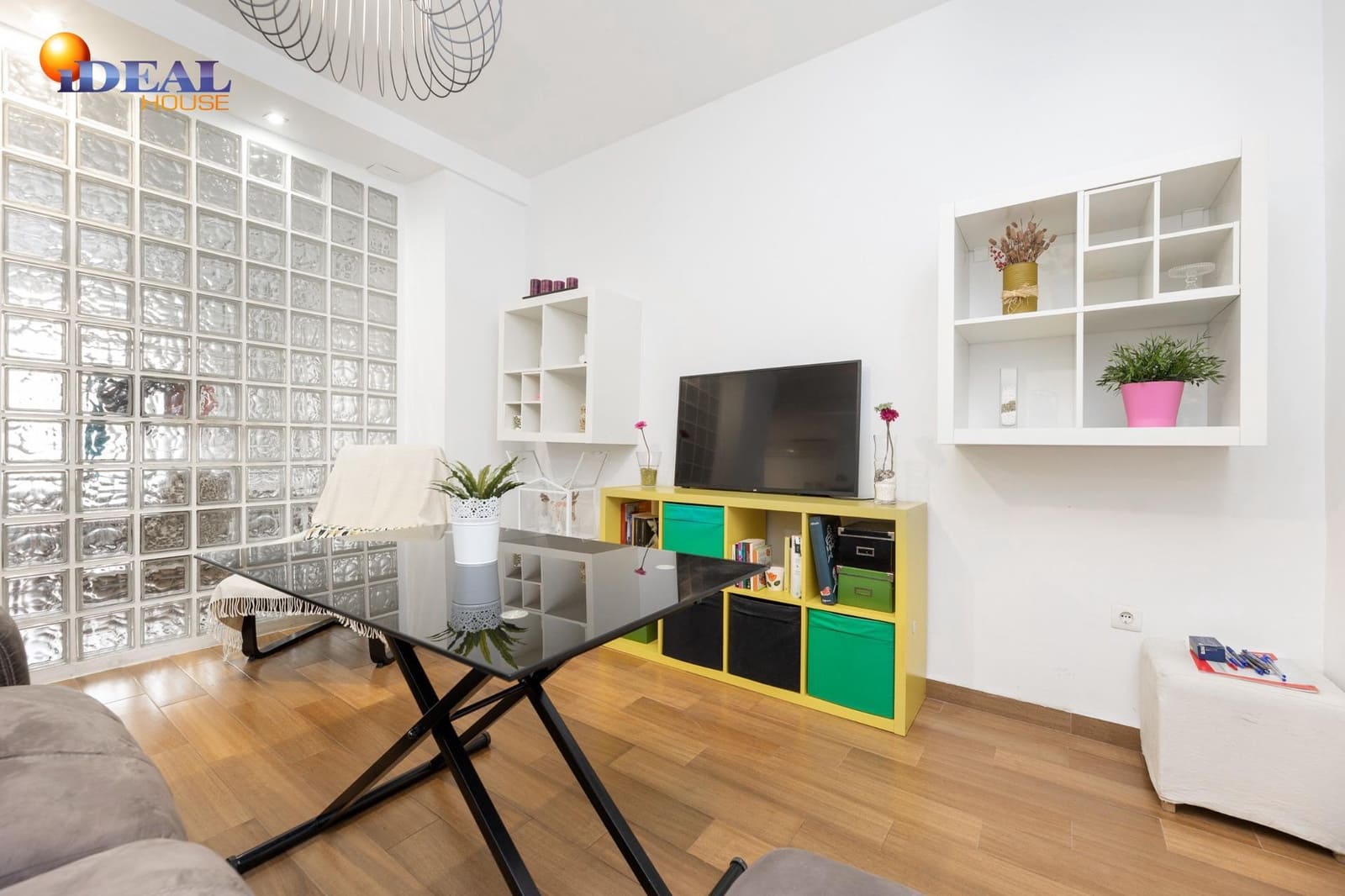 2 bedroom Flat for sale in Cenes de la Vega with pool - € 122,900 (Ref: 9481169)