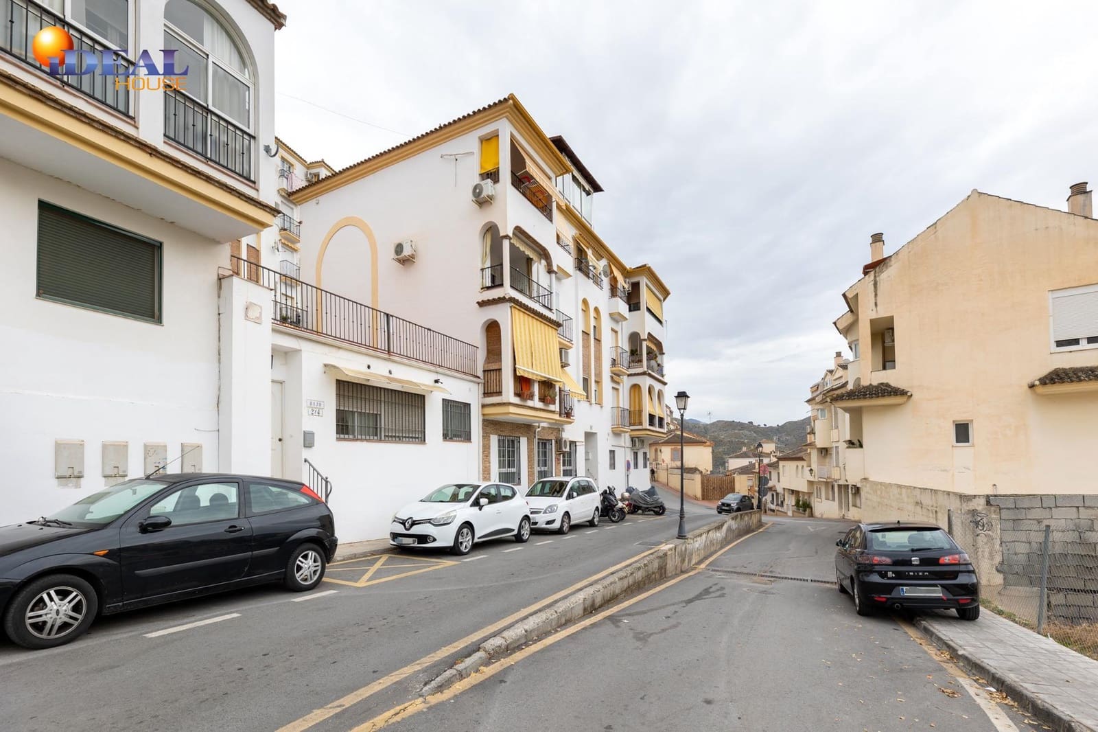 2 bedroom Flat for sale in Cenes de la Vega with pool - € 122,900 (Ref: 9481169)