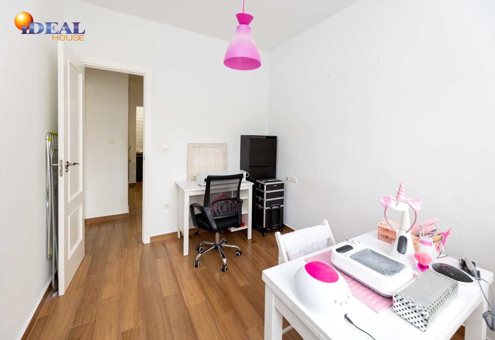 2 bedroom Flat for sale in Cenes de la Vega with pool - € 122,900 (Ref: 9481169)