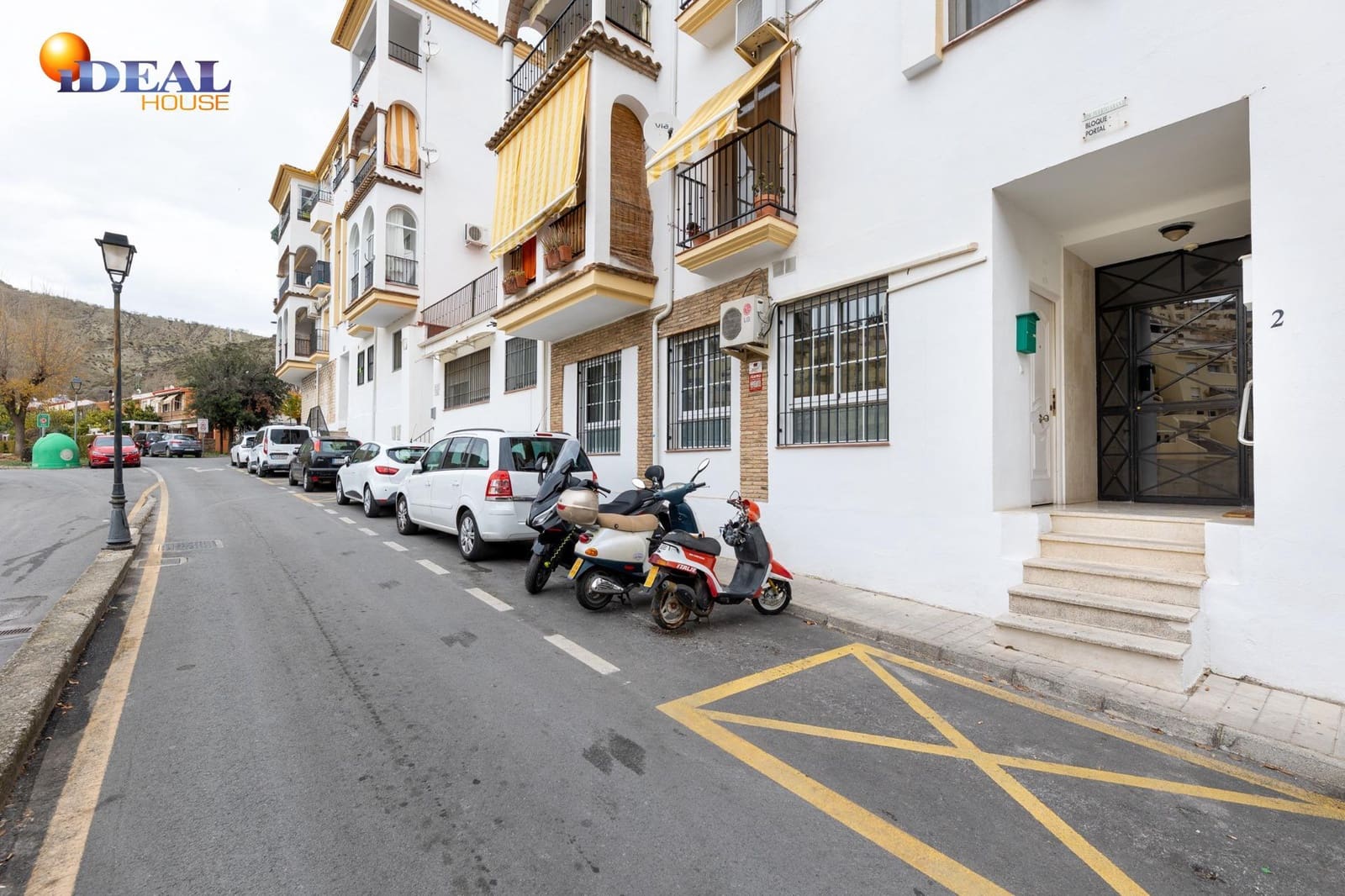 2 bedroom Flat for sale in Cenes de la Vega with pool - € 122,900 (Ref: 9481169)