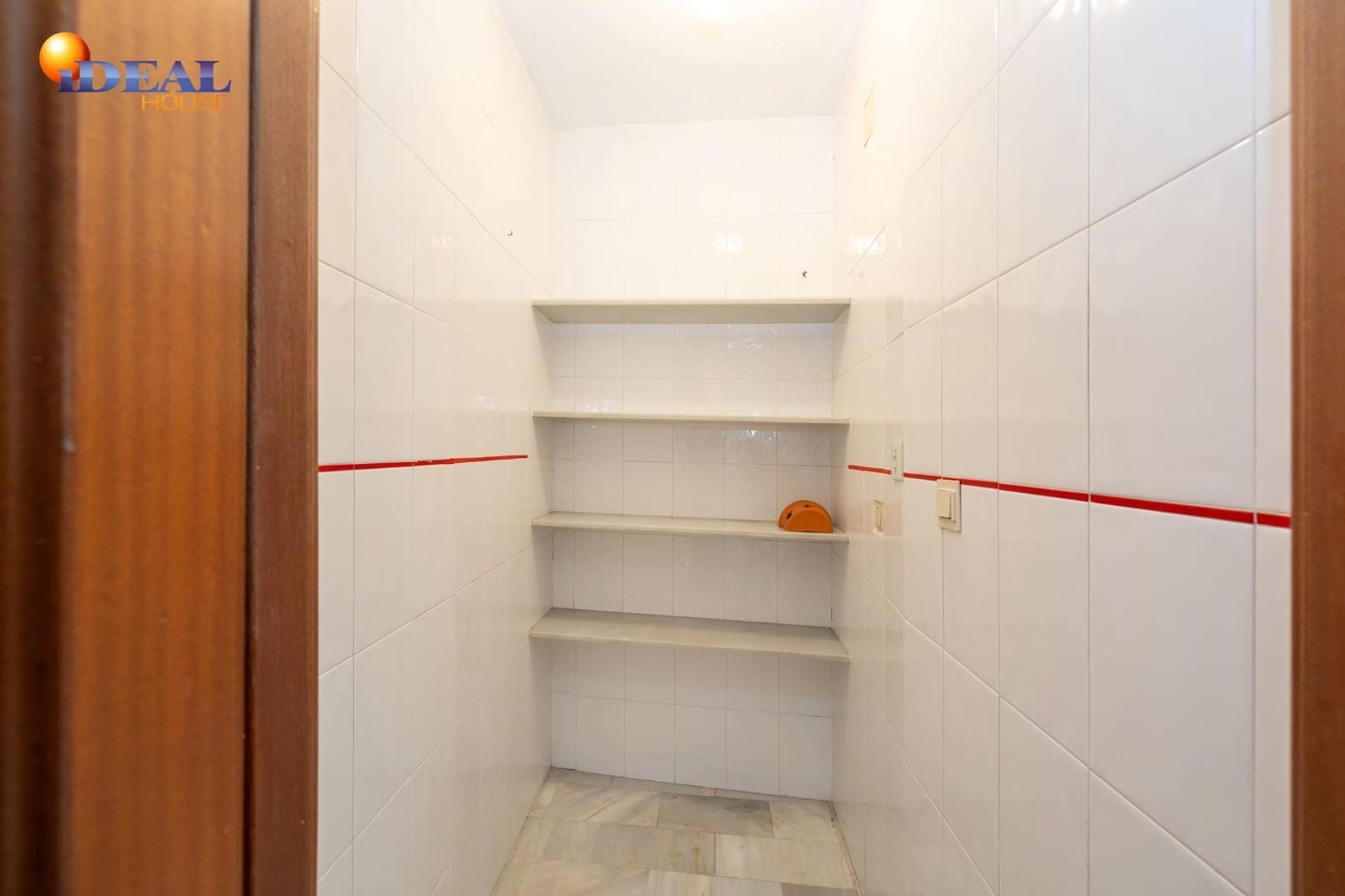 4 makuuhuone Rivitalo myytävänä paikassa Maracena mukana 
autotalli - 260 000 € (Ref: 9482011)