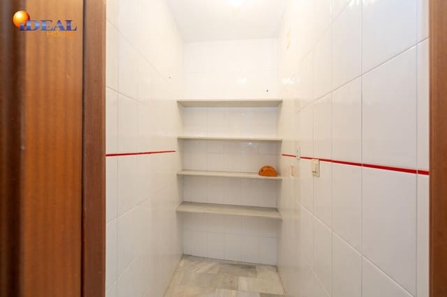 4 makuuhuone Rivitalo myytävänä paikassa Maracena mukana 
autotalli - 260 000 € (Ref: 9482011)