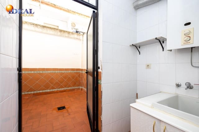 4 makuuhuone Rivitalo myytävänä paikassa Maracena mukana 
autotalli - 260 000 € (Ref: 9482011)