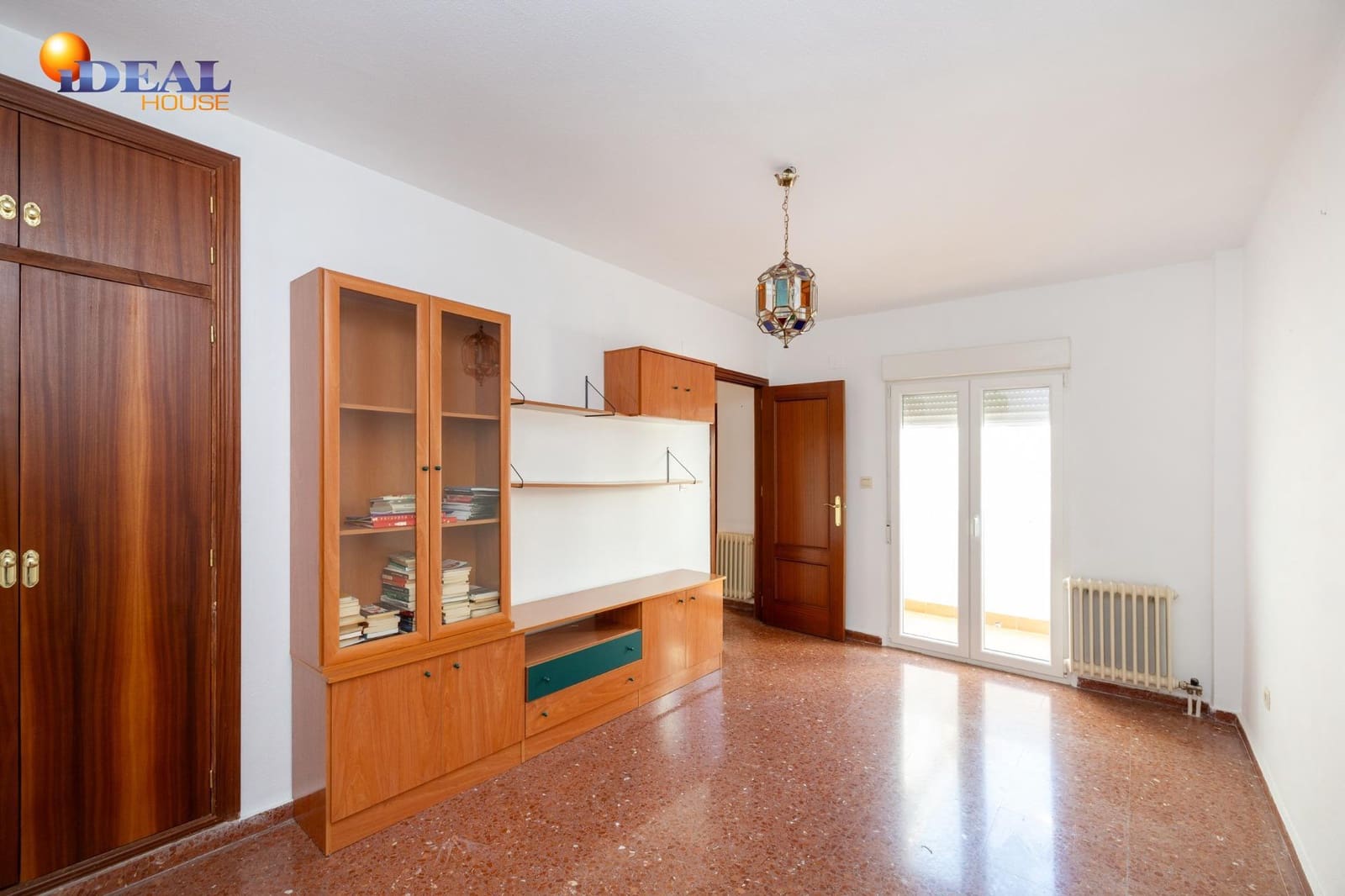 4 makuuhuone Rivitalo myytävänä paikassa Maracena mukana 
autotalli - 260 000 € (Ref: 9482011)