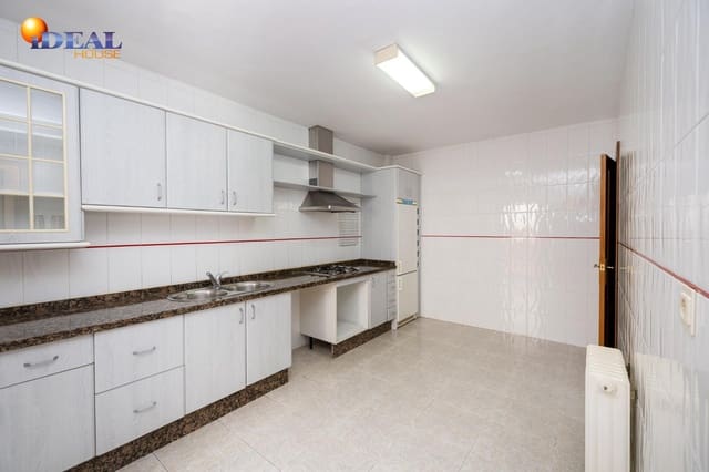 4 makuuhuone Rivitalo myytävänä paikassa Maracena mukana 
autotalli - 260 000 € (Ref: 9482011)