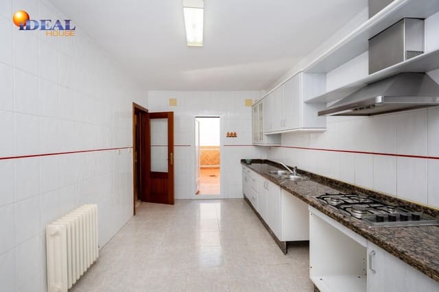 4 makuuhuone Rivitalo myytävänä paikassa Maracena mukana 
autotalli - 260 000 € (Ref: 9482011)