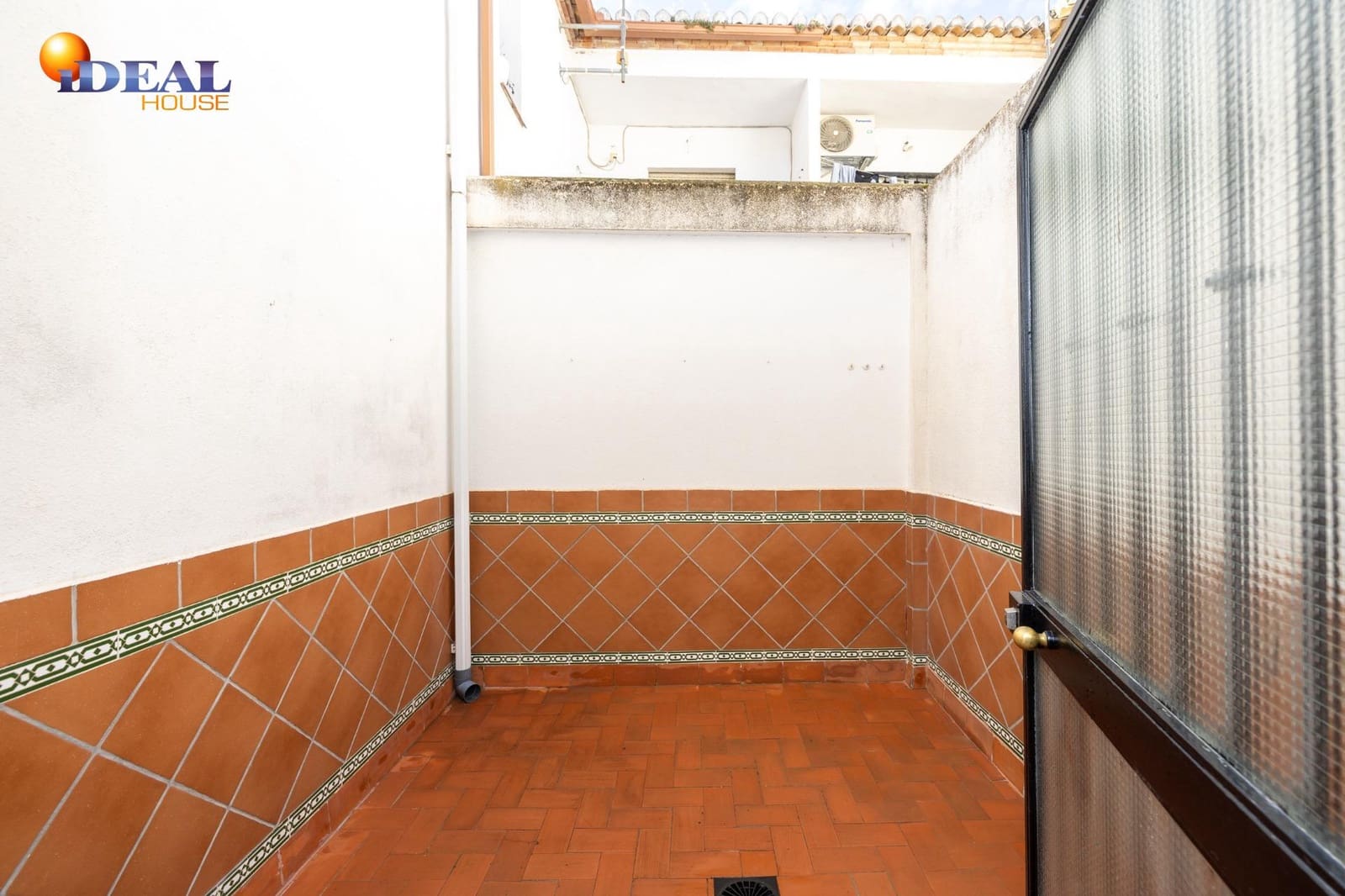 4 makuuhuone Rivitalo myytävänä paikassa Maracena mukana 
autotalli - 260 000 € (Ref: 9482011)