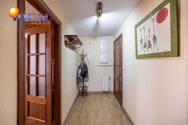 Piso de 3 habitaciones en Granada ciudad en venta con garaje - 249.500 € (Ref: 9483508)