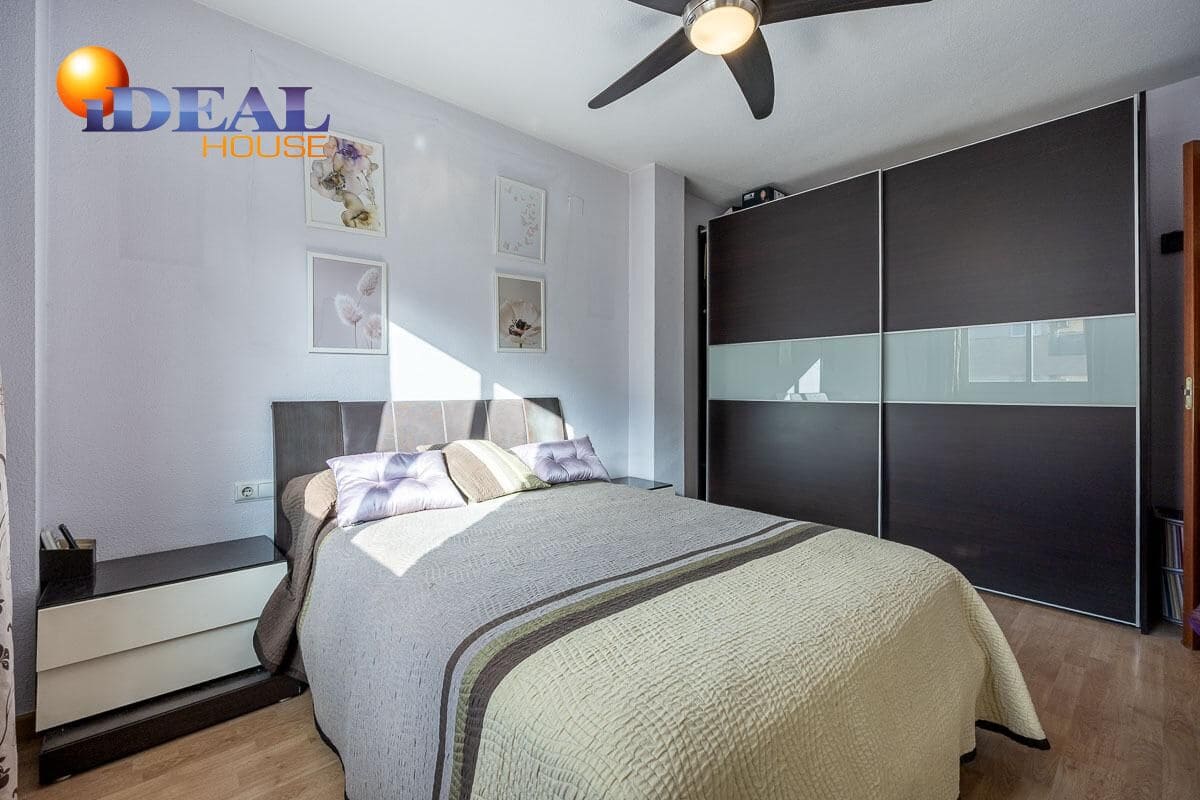 Piso de 3 habitaciones en Granada ciudad en venta con garaje - 249.500 € (Ref: 9483508)