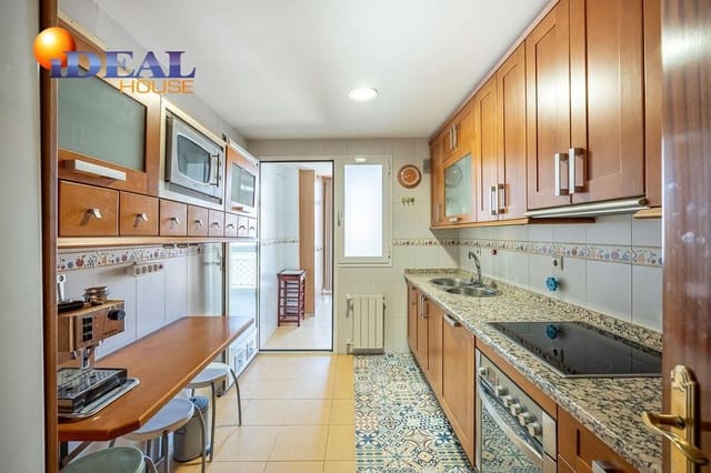 Piso de 3 habitaciones en Granada ciudad en venta con garaje - 249.500 € (Ref: 9483508)