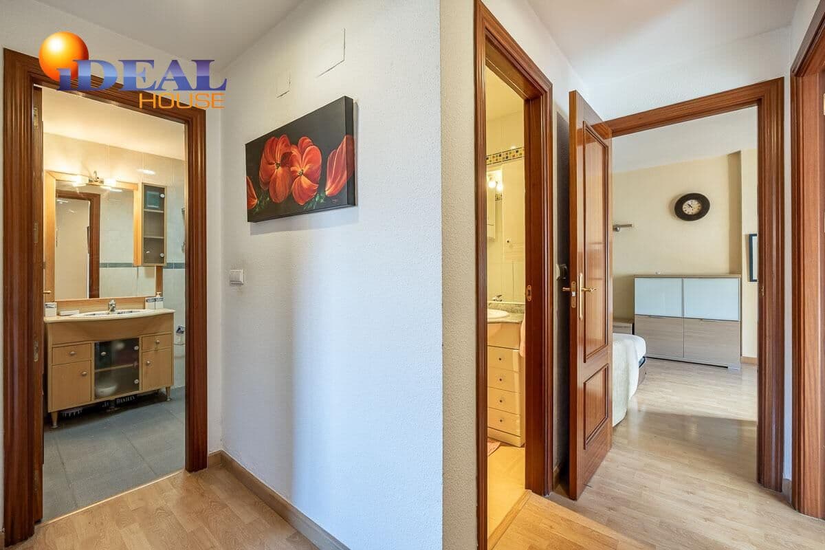 Piso de 3 habitaciones en Granada ciudad en venta con garaje - 249.500 € (Ref: 9483508)