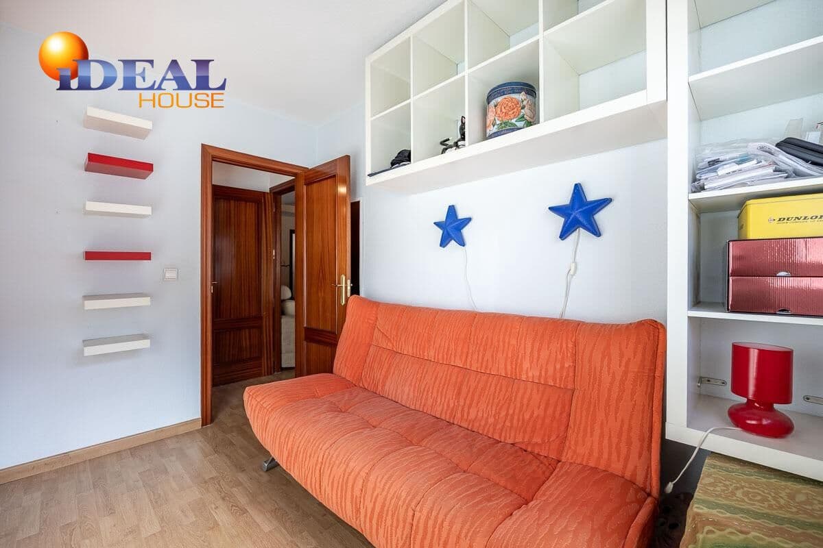 Piso de 3 habitaciones en Granada ciudad en venta con garaje - 249.500 € (Ref: 9483508)