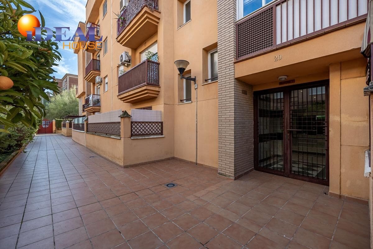 Piso de 3 habitaciones en Granada ciudad en venta con garaje - 249.500 € (Ref: 9483508)