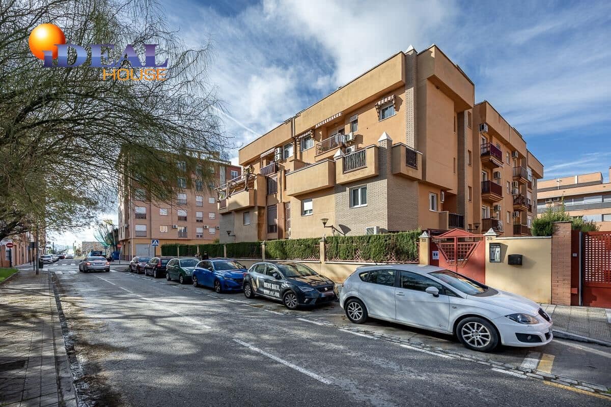 Piso de 3 habitaciones en Granada ciudad en venta con garaje - 249.500 € (Ref: 9483508)