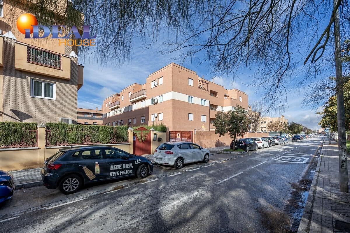 Piso de 3 habitaciones en Granada ciudad en venta con garaje - 249.500 € (Ref: 9483508)