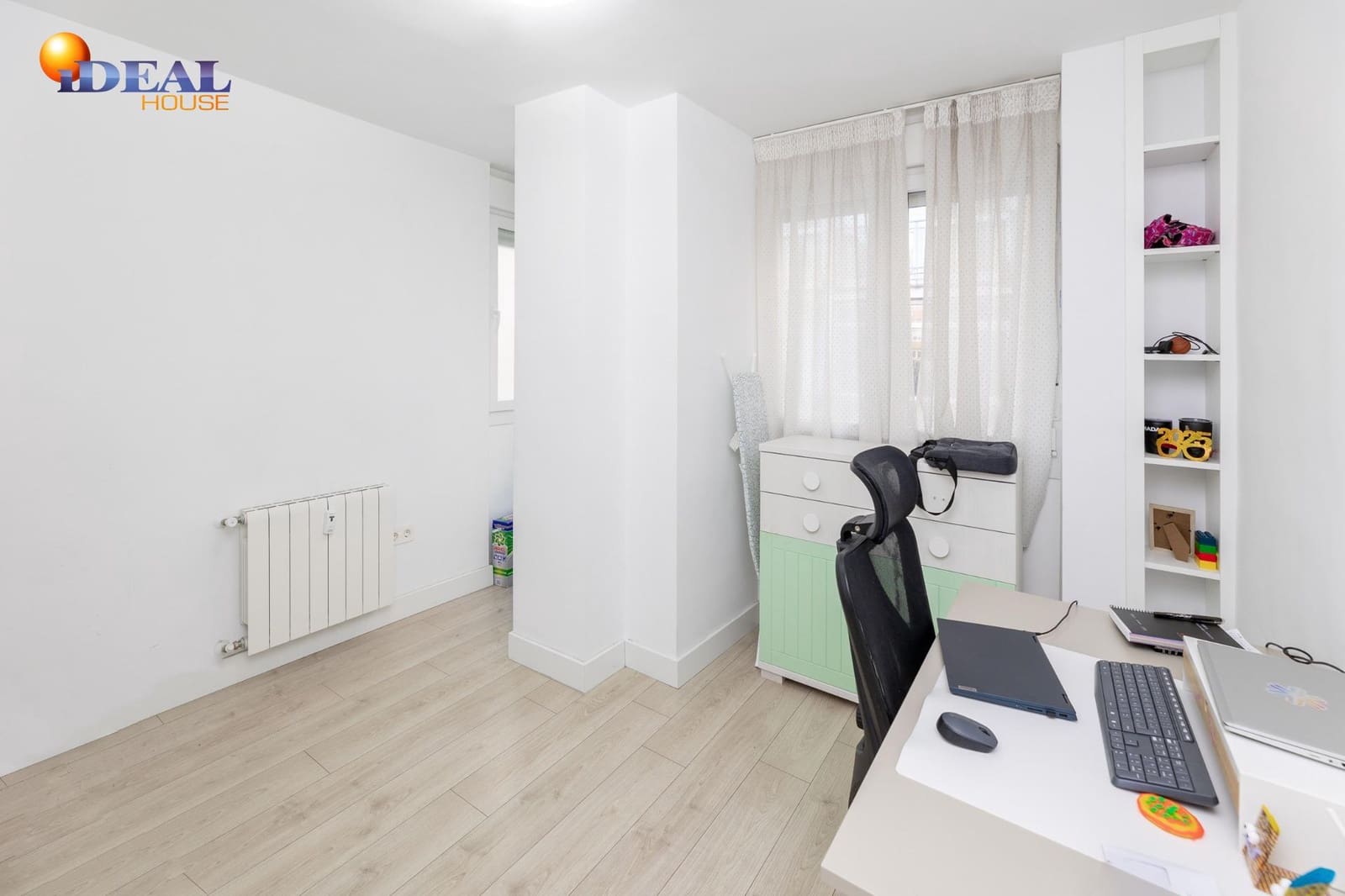 4 bedroom Flat for sale in Granada city - € 375,000 (Ref: 9488333)