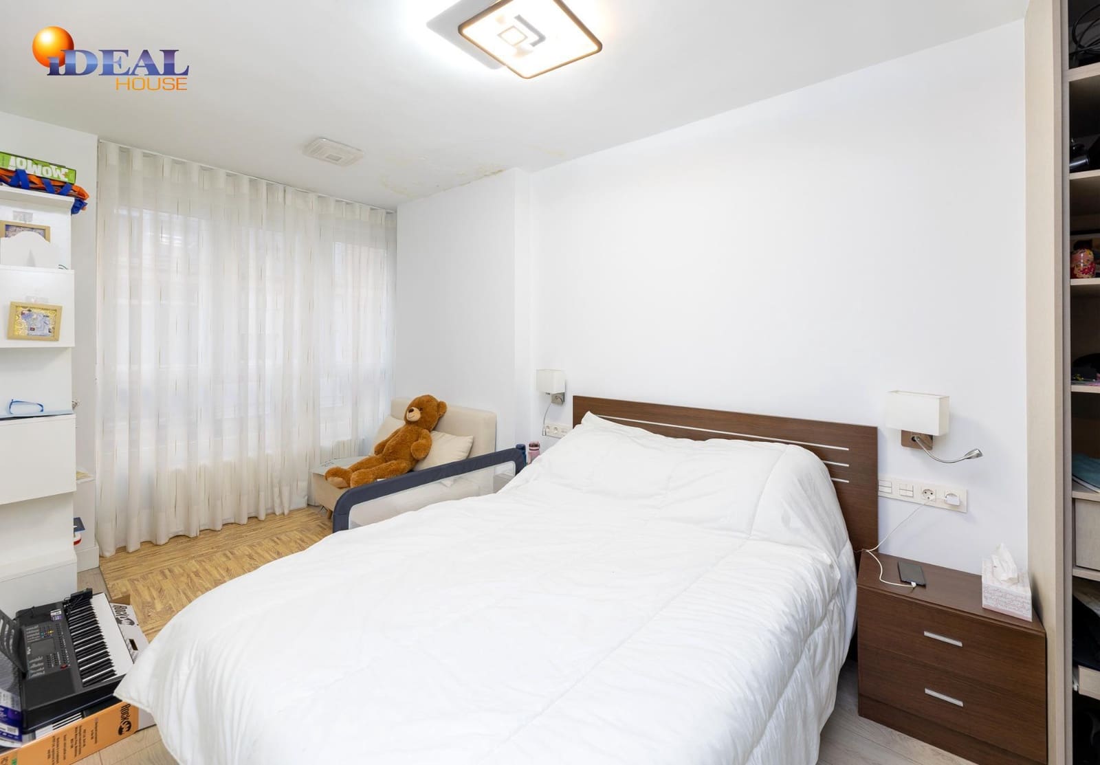 4 bedroom Flat for sale in Granada city - € 375,000 (Ref: 9488333)