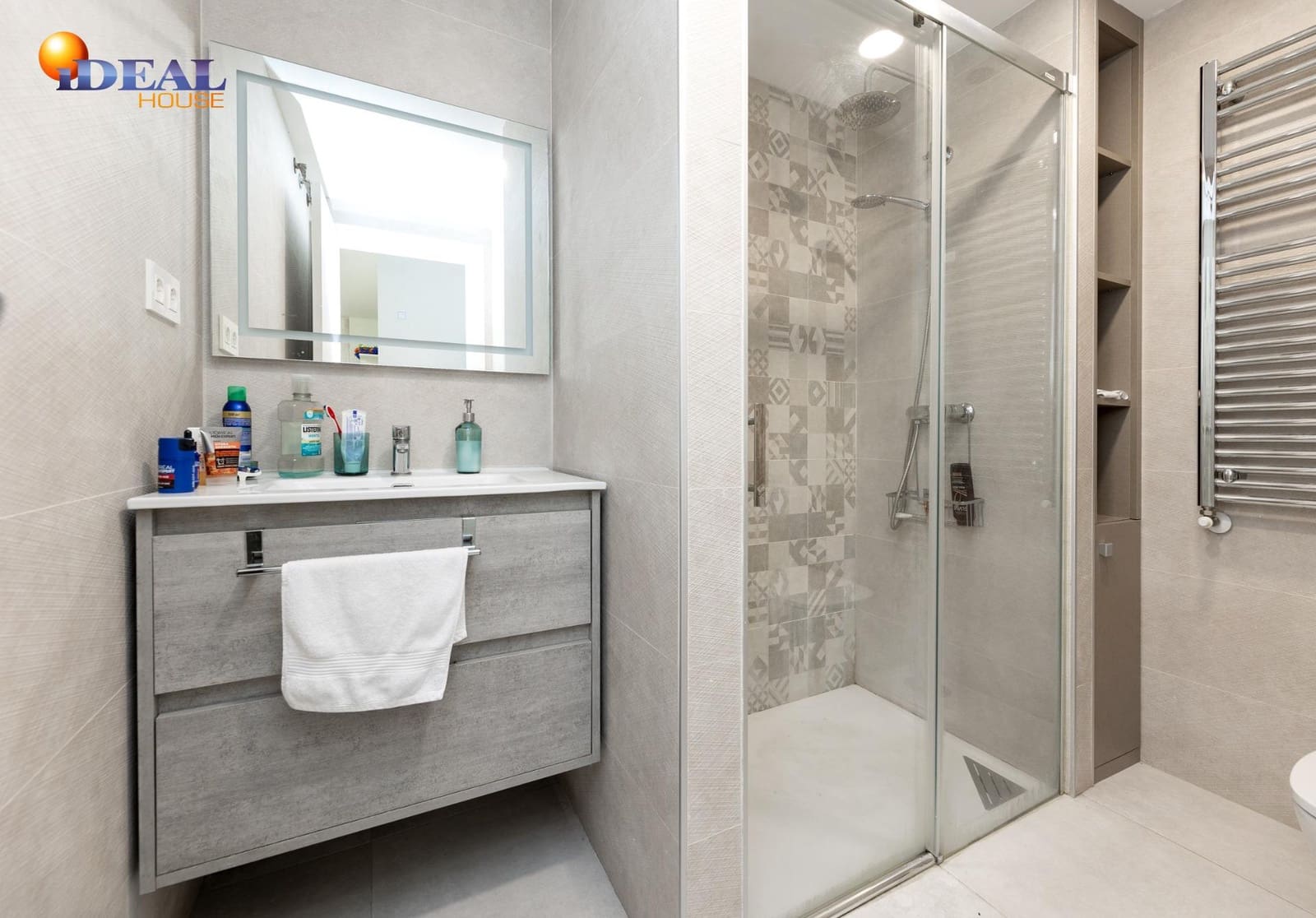 4 bedroom Flat for sale in Granada city - € 375,000 (Ref: 9488333)