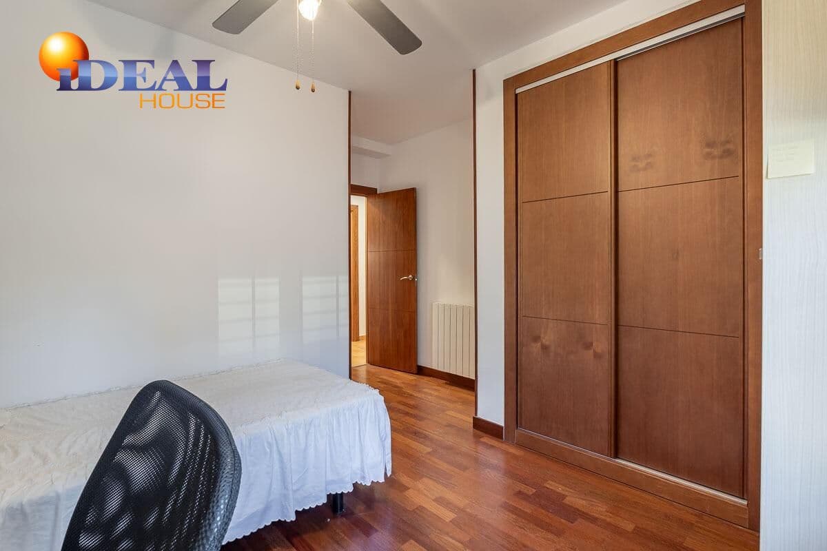 5 bedroom Villa for sale in Gojar with pool garage - € 690,000 (Ref: 9488336)