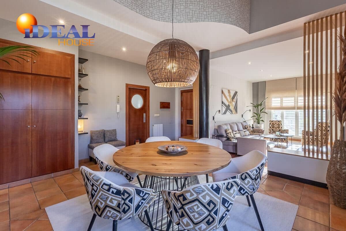 5 bedroom Villa for sale in Gojar with pool garage - € 690,000 (Ref: 9488336)