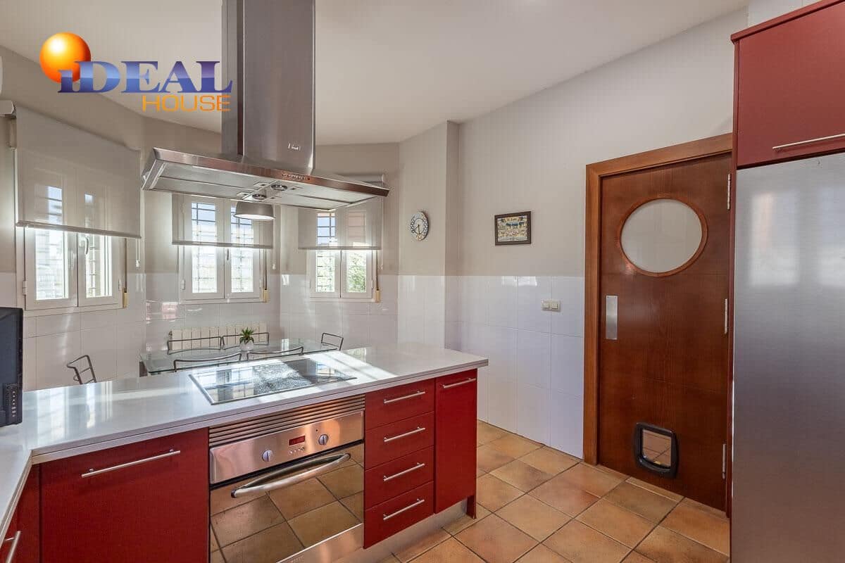 5 bedroom Villa for sale in Gojar with pool garage - € 690,000 (Ref: 9488336)