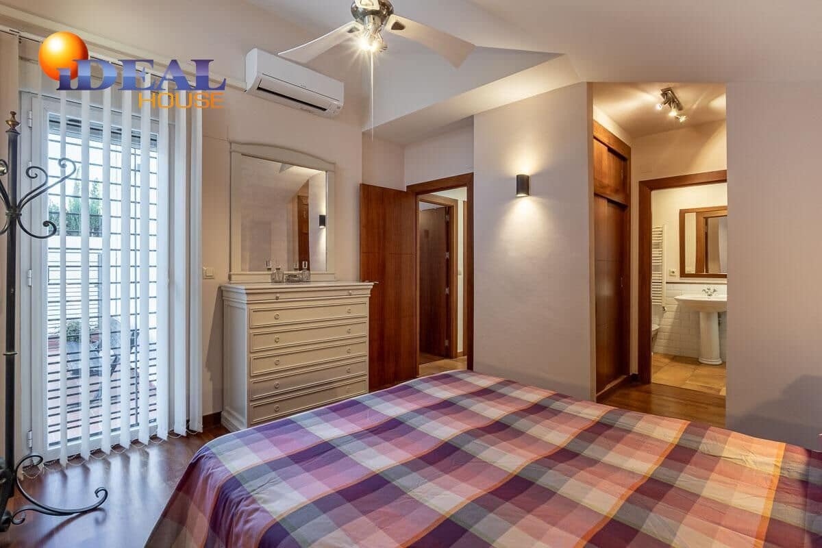 5 bedroom Villa for sale in Gojar with pool garage - € 690,000 (Ref: 9488336)