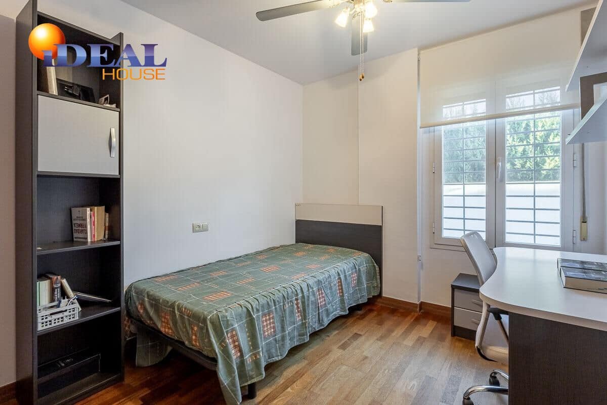 5 bedroom Villa for sale in Gojar with pool garage - € 690,000 (Ref: 9488336)