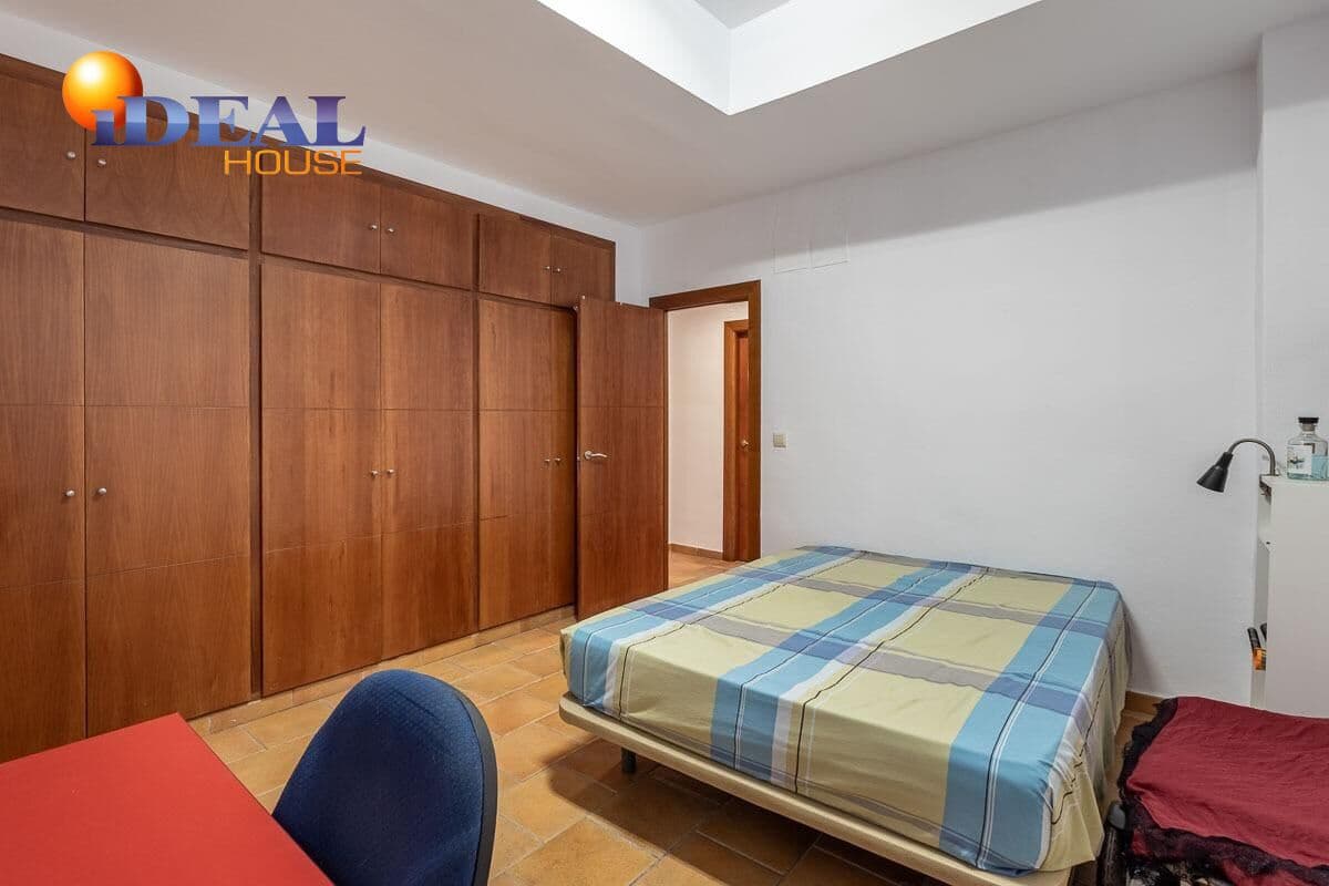 5 bedroom Villa for sale in Gojar with pool garage - € 690,000 (Ref: 9488336)