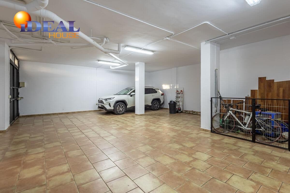 5 bedroom Villa for sale in Gojar with pool garage - € 690,000 (Ref: 9488336)