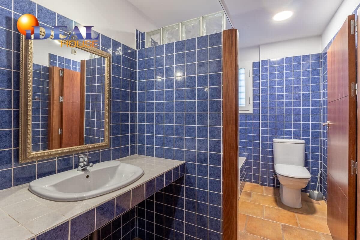 5 bedroom Villa for sale in Gojar with pool garage - € 690,000 (Ref: 9488336)