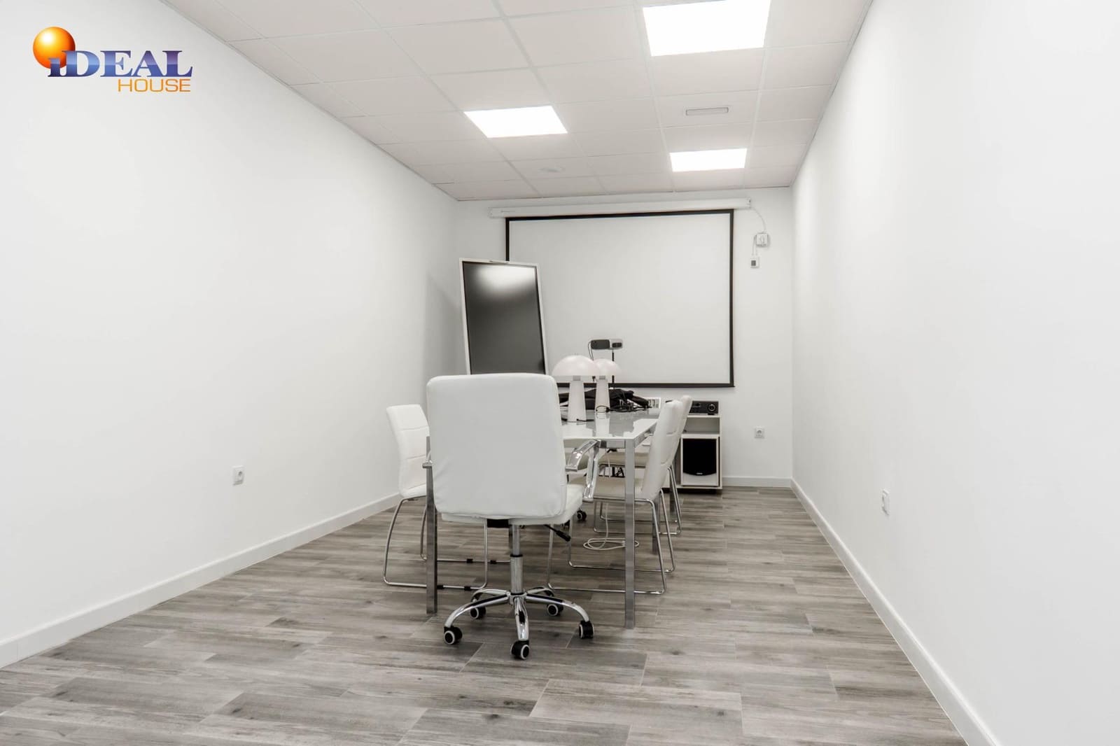 9 slaapkamer Commercieel te koop in Padul - € 224.900 (Ref: 9491283)