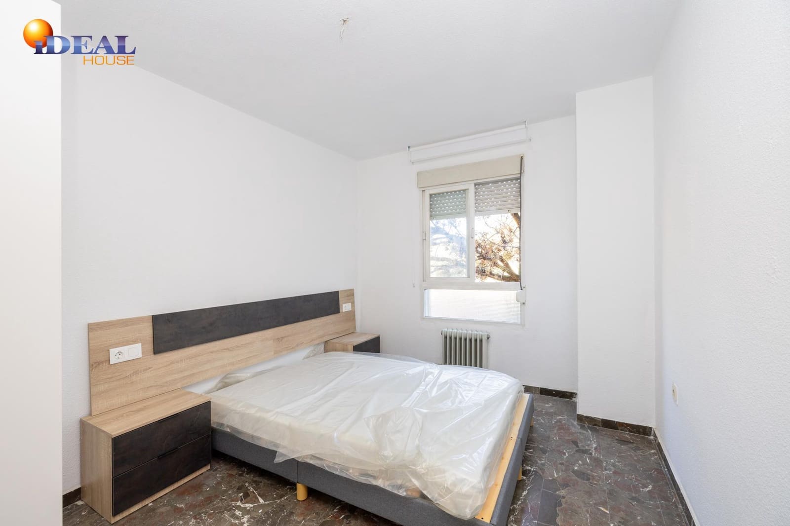 Piso de 4 habitaciones en Granada ciudad en venta con garaje - 319.000 € (Ref: 9491284)