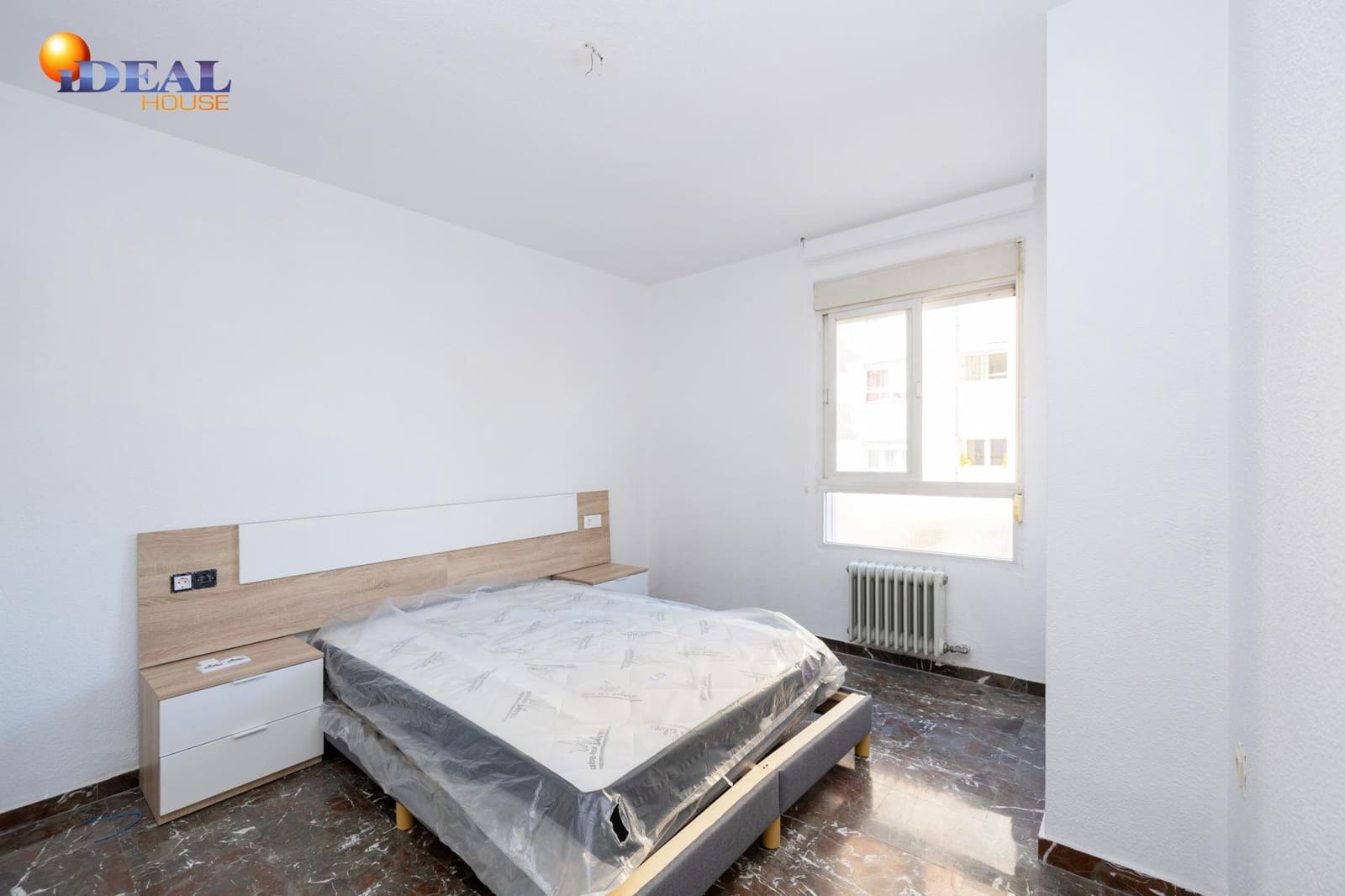 Piso de 4 habitaciones en Granada ciudad en venta con garaje - 319.000 € (Ref: 9491284)