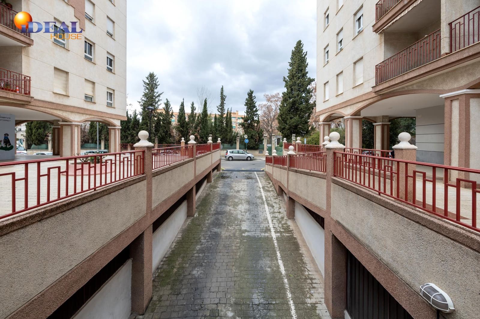 Piso de 4 habitaciones en Granada ciudad en venta con garaje - 319.000 € (Ref: 9491284)