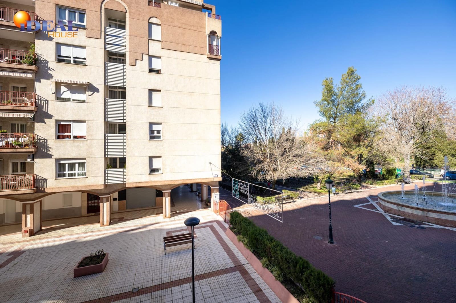 Piso de 4 habitaciones en Granada ciudad en venta con garaje - 319.000 € (Ref: 9491284)