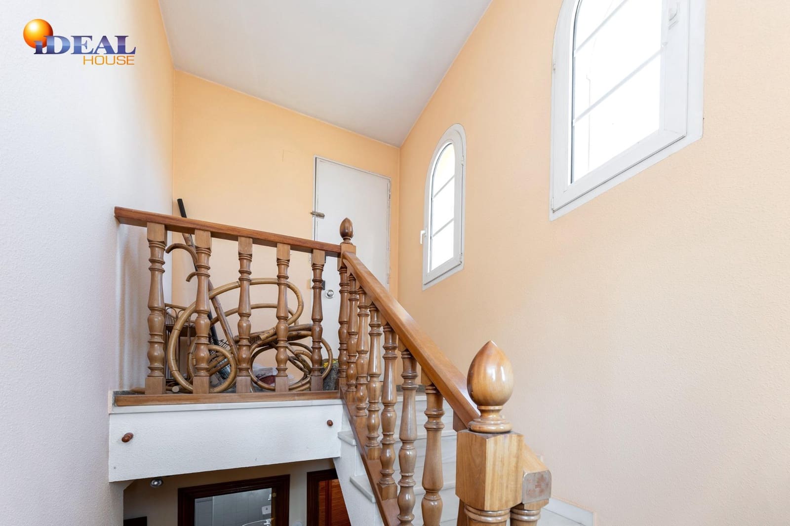 5 bedroom Villa for sale in Albolote with pool garage - € 329,000 (Ref: 9494542)