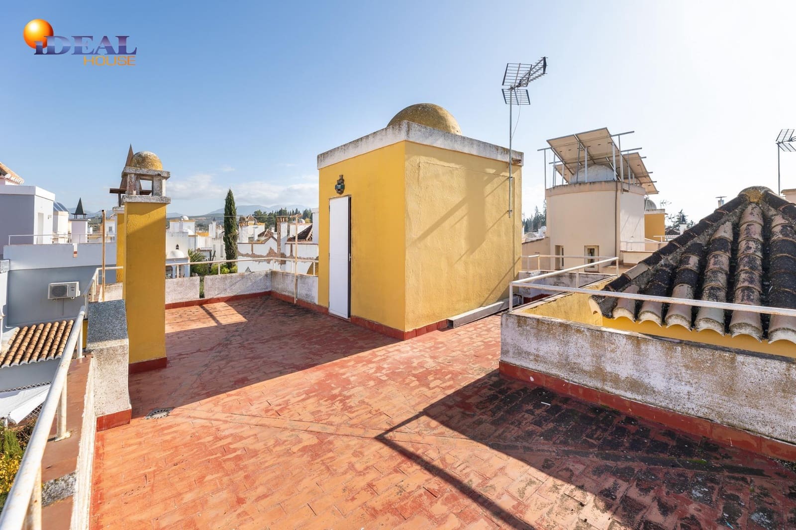 5 bedroom Villa for sale in Albolote with pool garage - € 329,000 (Ref: 9494542)