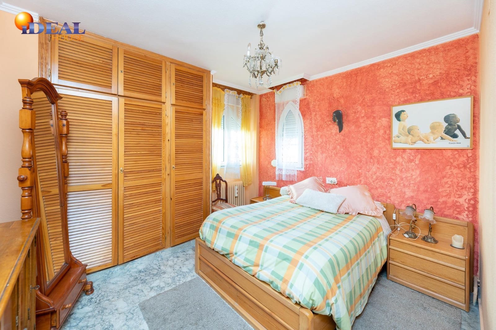 5 bedroom Villa for sale in Albolote with pool garage - € 329,000 (Ref: 9494542)