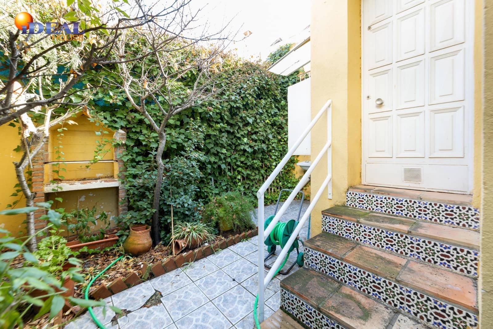 5 bedroom Villa for sale in Albolote with pool garage - € 329,000 (Ref: 9494542)