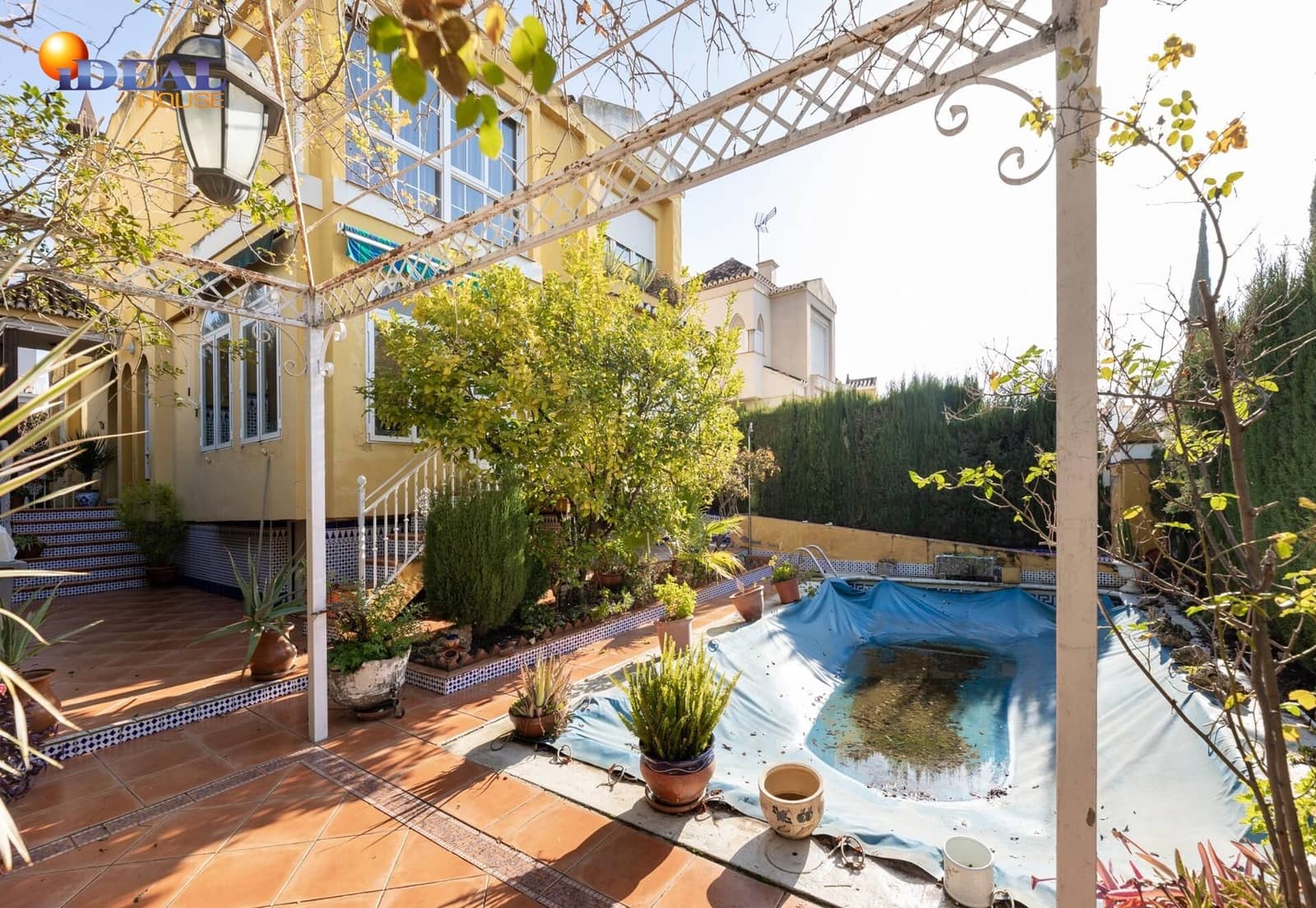 5 bedroom Villa for sale in Albolote with pool garage - € 329,000 (Ref: 9494542)