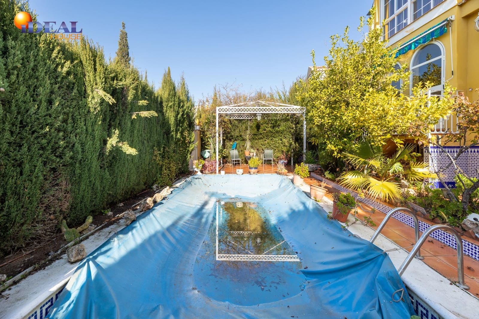 5 bedroom Villa for sale in Albolote with pool garage - € 329,000 (Ref: 9494542)