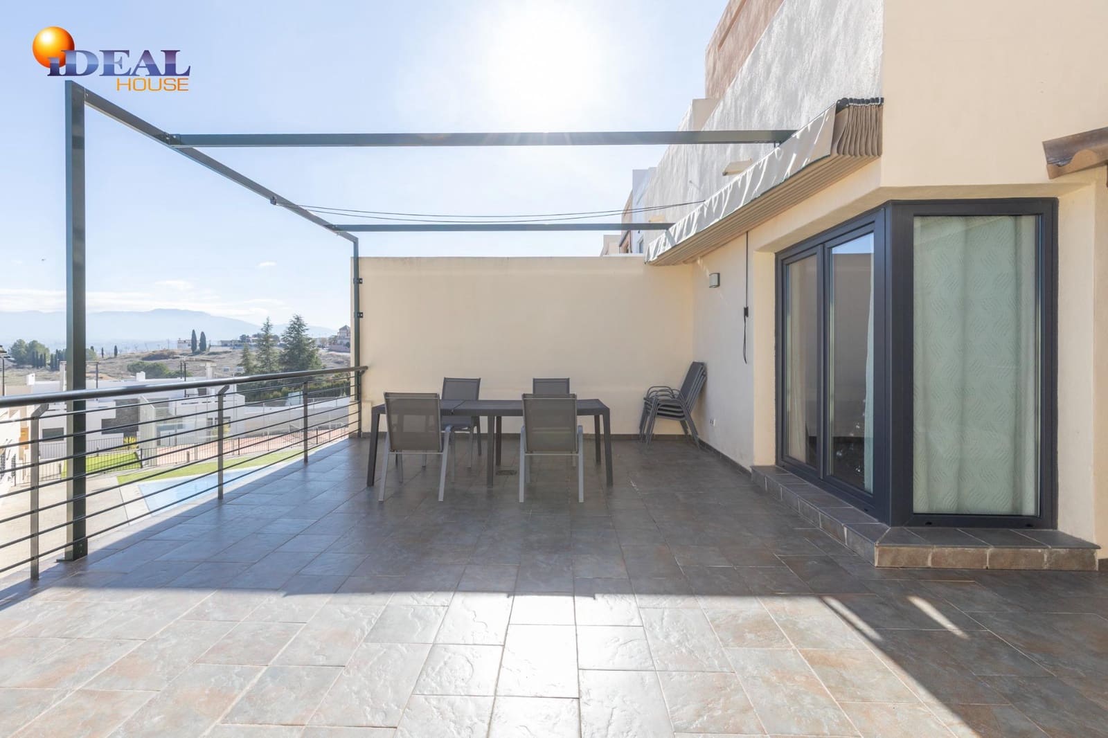 4 soveværelse Rækkehus til salg i Las Gabias med swimmingpool garage - € 299.000 (Ref: 9494543)