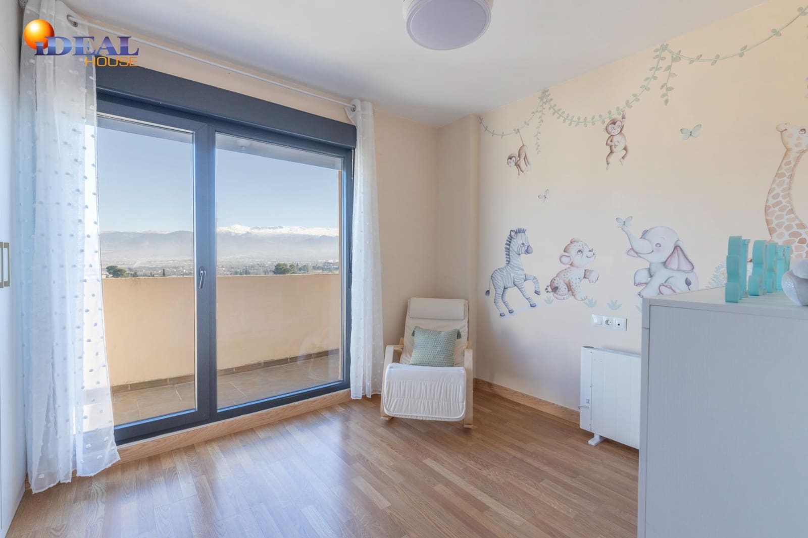 4 soveværelse Rækkehus til salg i Las Gabias med swimmingpool garage - € 299.000 (Ref: 9494543)