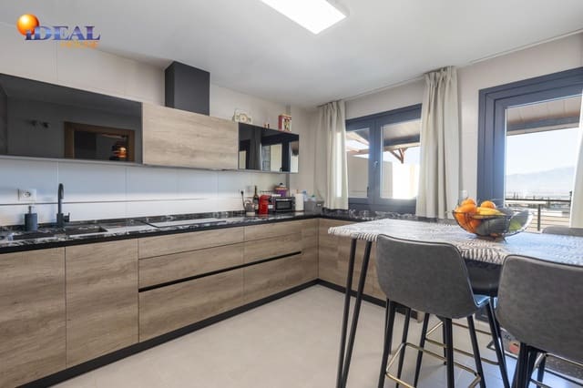 4 makuuhuone Rivitalo myytävänä paikassa Las Gabias mukana uima-altaan 
autotalli - 299 000 € (Ref: 9494543)