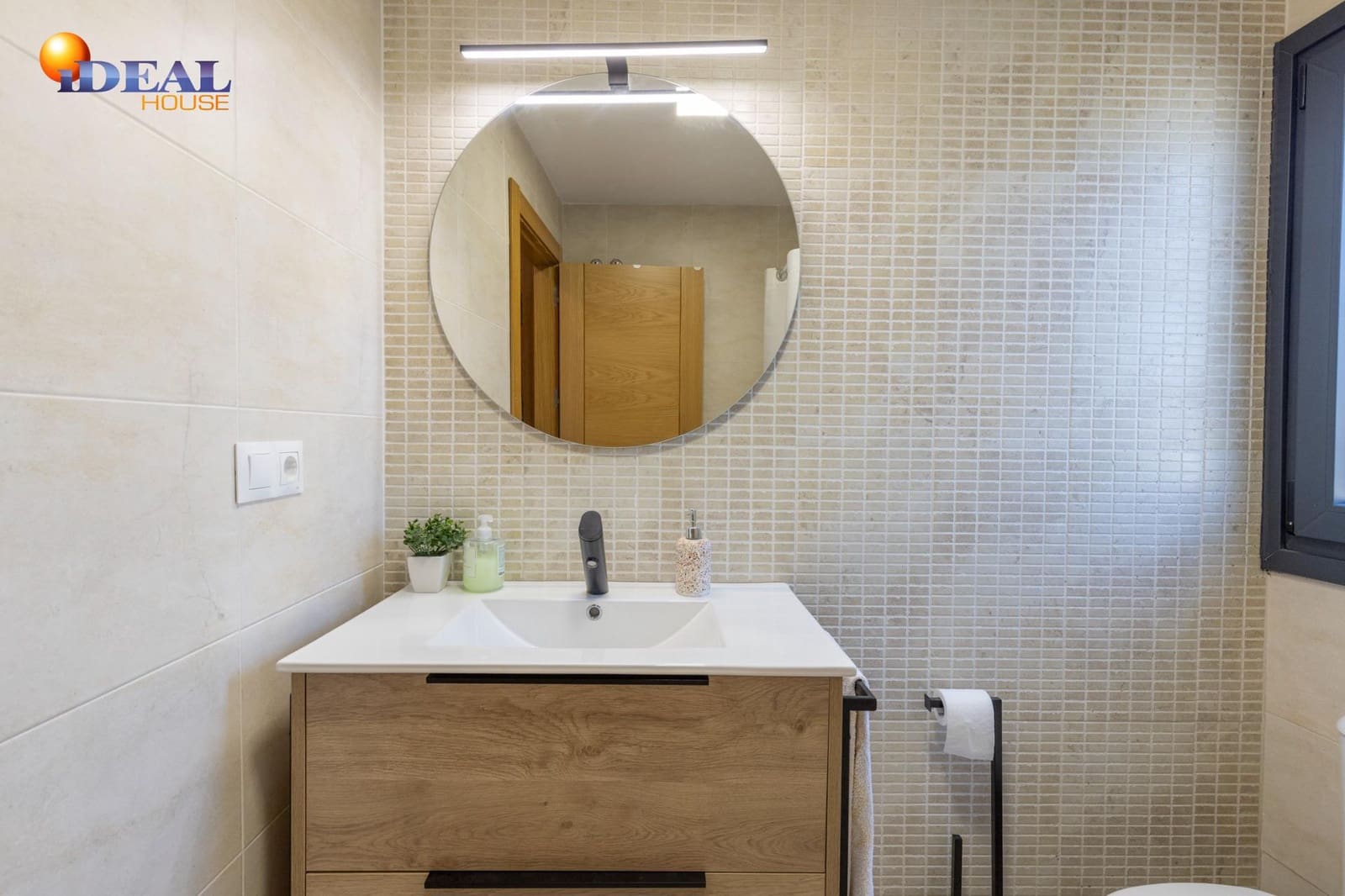 4 soveværelse Rækkehus til salg i Las Gabias med swimmingpool garage - € 299.000 (Ref: 9494543)