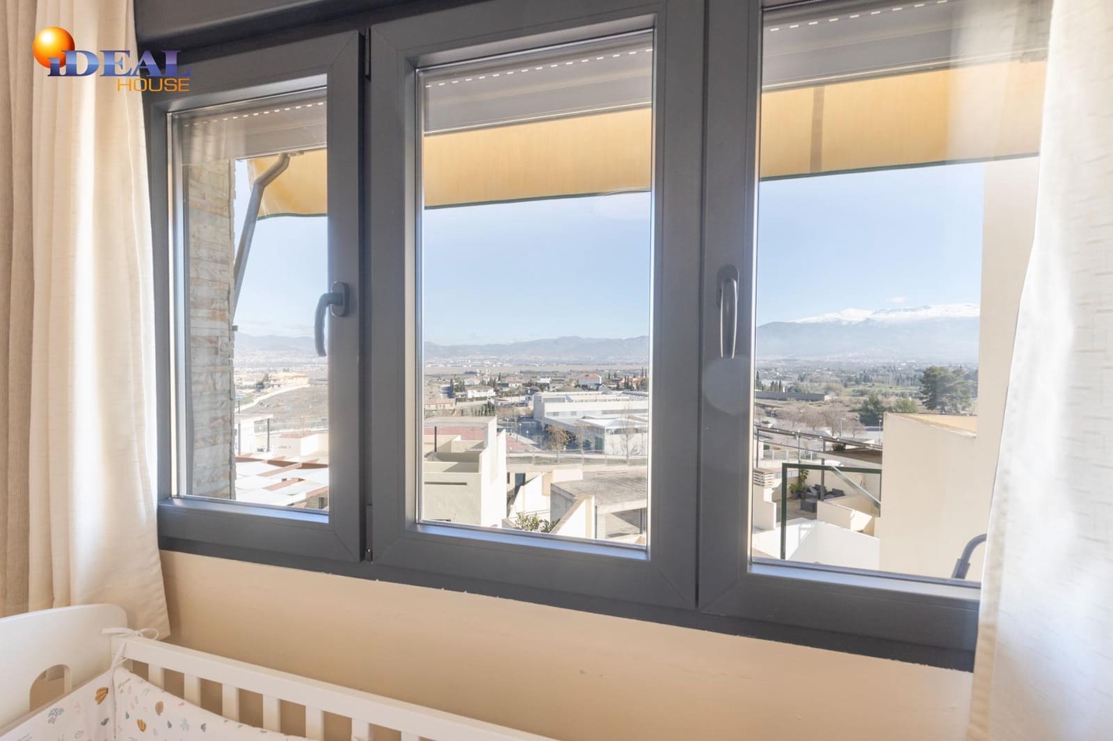 4 soveværelse Rækkehus til salg i Las Gabias med swimmingpool garage - € 299.000 (Ref: 9494543)