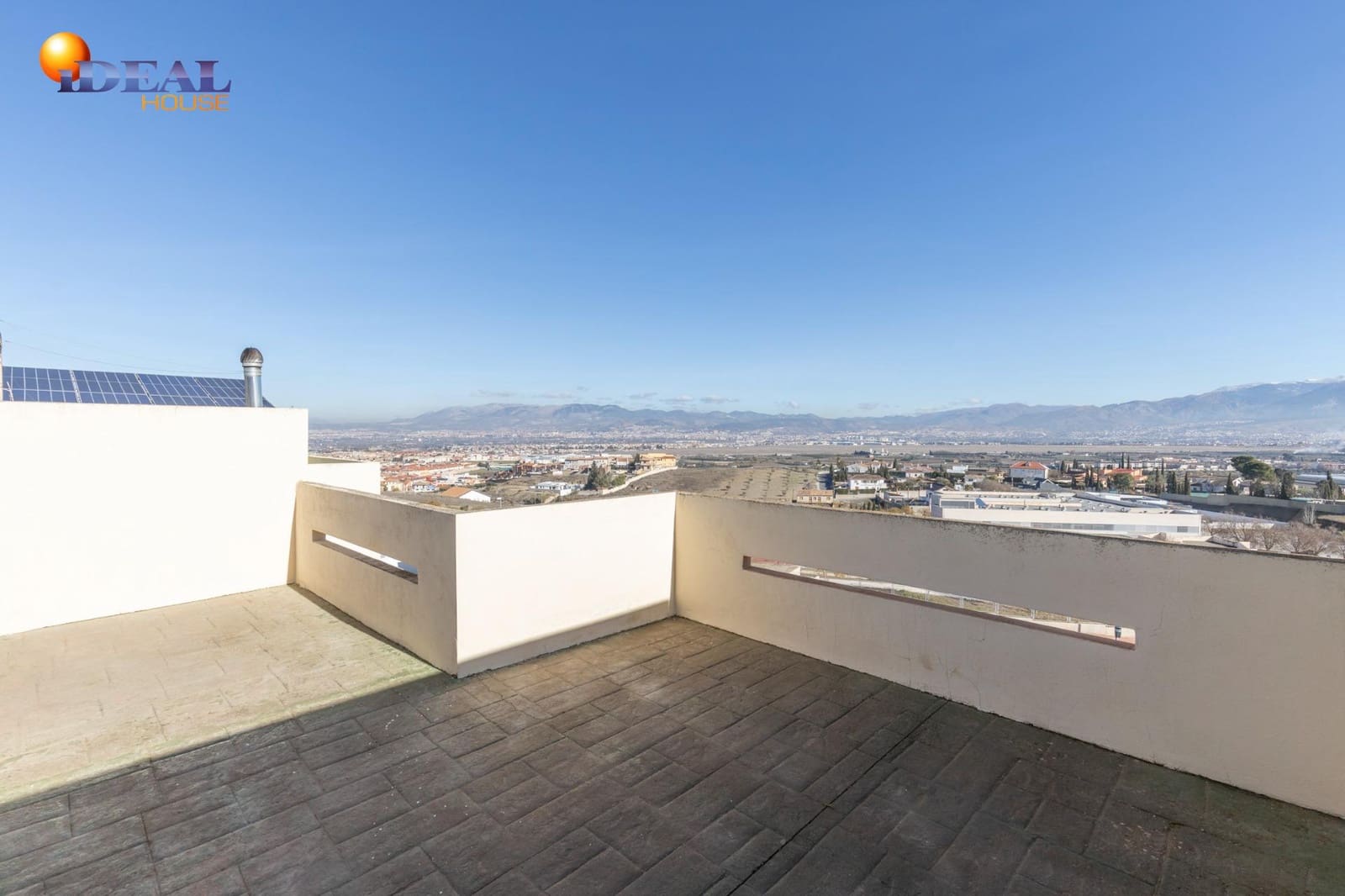 4 soveværelse Rækkehus til salg i Las Gabias med swimmingpool garage - € 299.000 (Ref: 9494543)