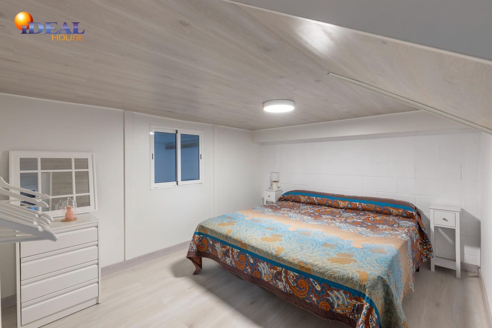 4 soveværelse Rækkehus til salg i Las Gabias med swimmingpool garage - € 299.000 (Ref: 9494543)