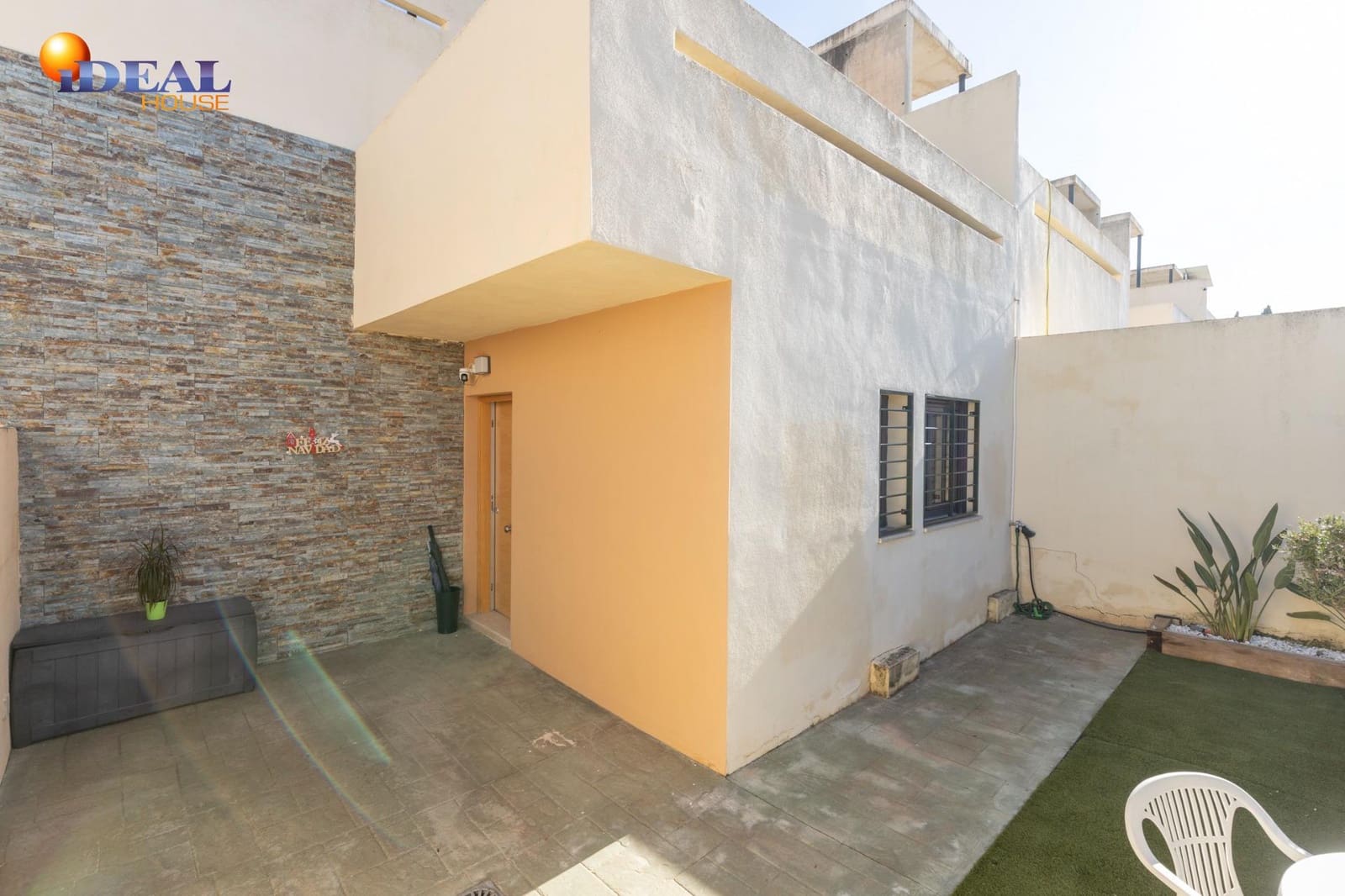 4 soveværelse Rækkehus til salg i Las Gabias med swimmingpool garage - € 299.000 (Ref: 9494543)