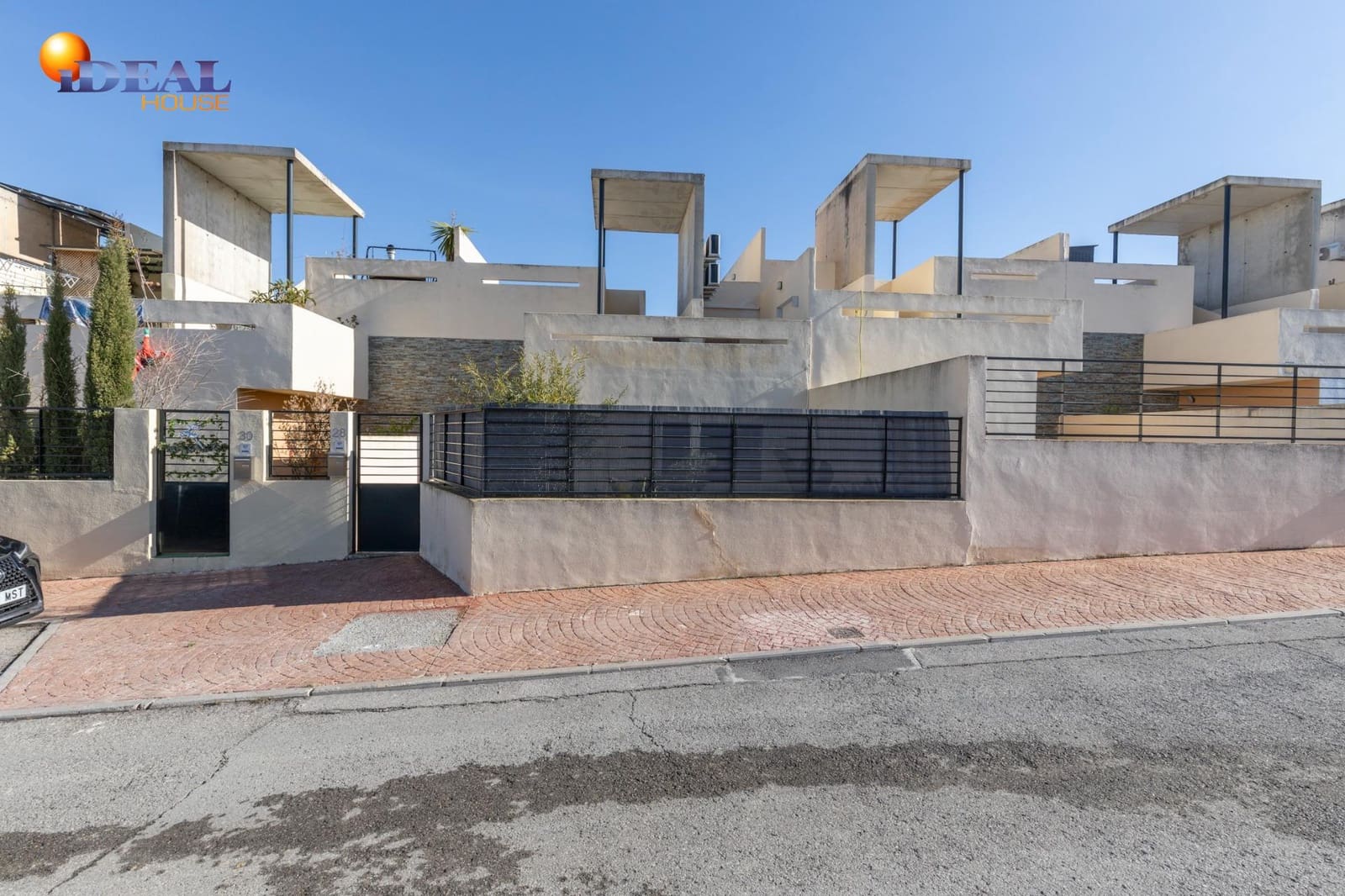 4 soveværelse Rækkehus til salg i Las Gabias med swimmingpool garage - € 299.000 (Ref: 9494543)